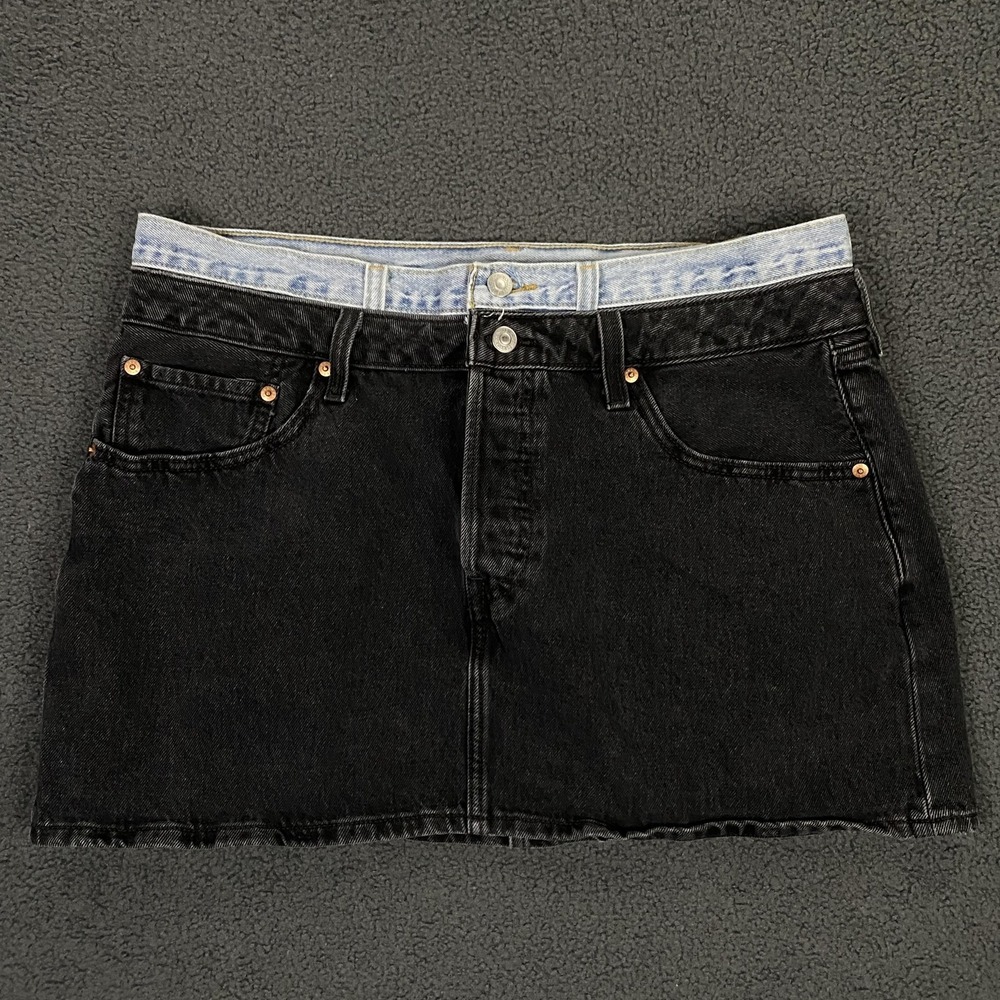 Levi's Icon Skirt Fits size 36 Black Denim Mini Button Fly Raw Hem Casual